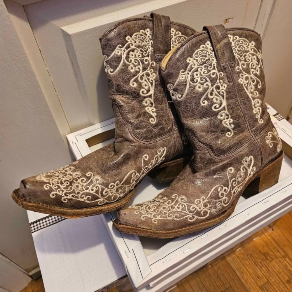 Corral Brown Western Embroidered Cowgirl Boots